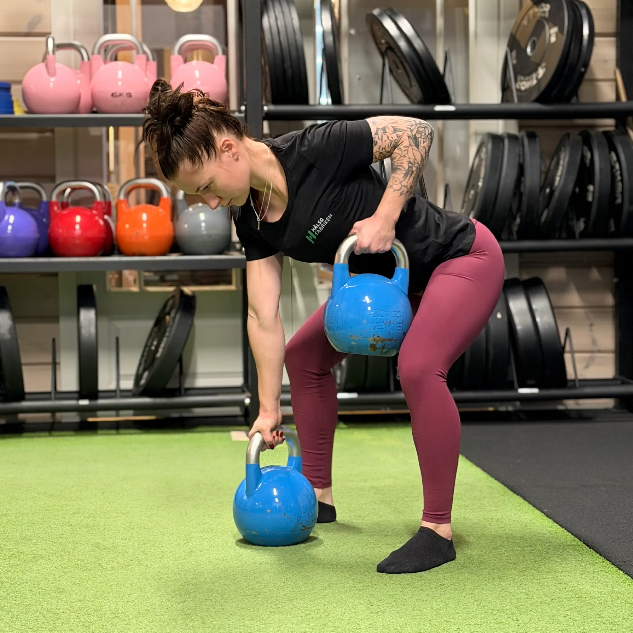 Gorillarodd med kettlebells